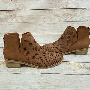 NIB Madden NYC Ankle Booties Cut Out Brown 9